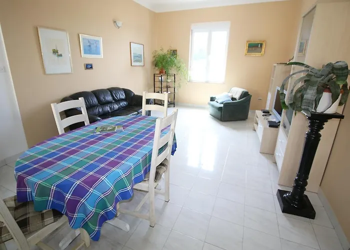 Deep Blue Apartment By The Sea Organs