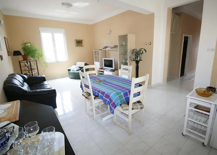 Deep Blue Apartment By The Sea Organs