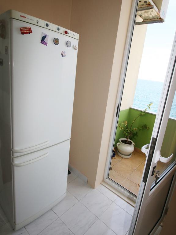 Deep Blue Apartment By The Sea Organs